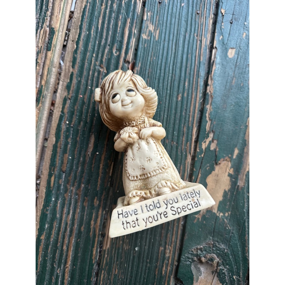 Vintage 1976 Russ Berrie Co Figurine 9091 Have I Told You Lately Youre Special